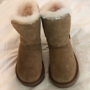 Kids uggs, never worn